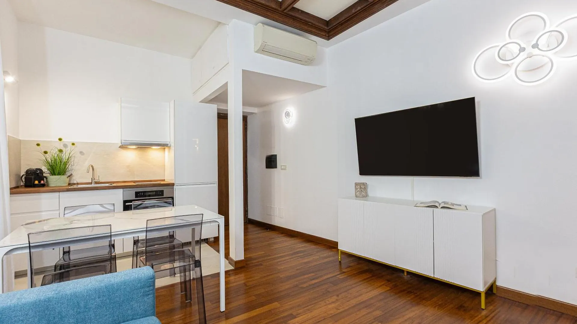 Vicolo Trevi Apartment By Rental In 罗马