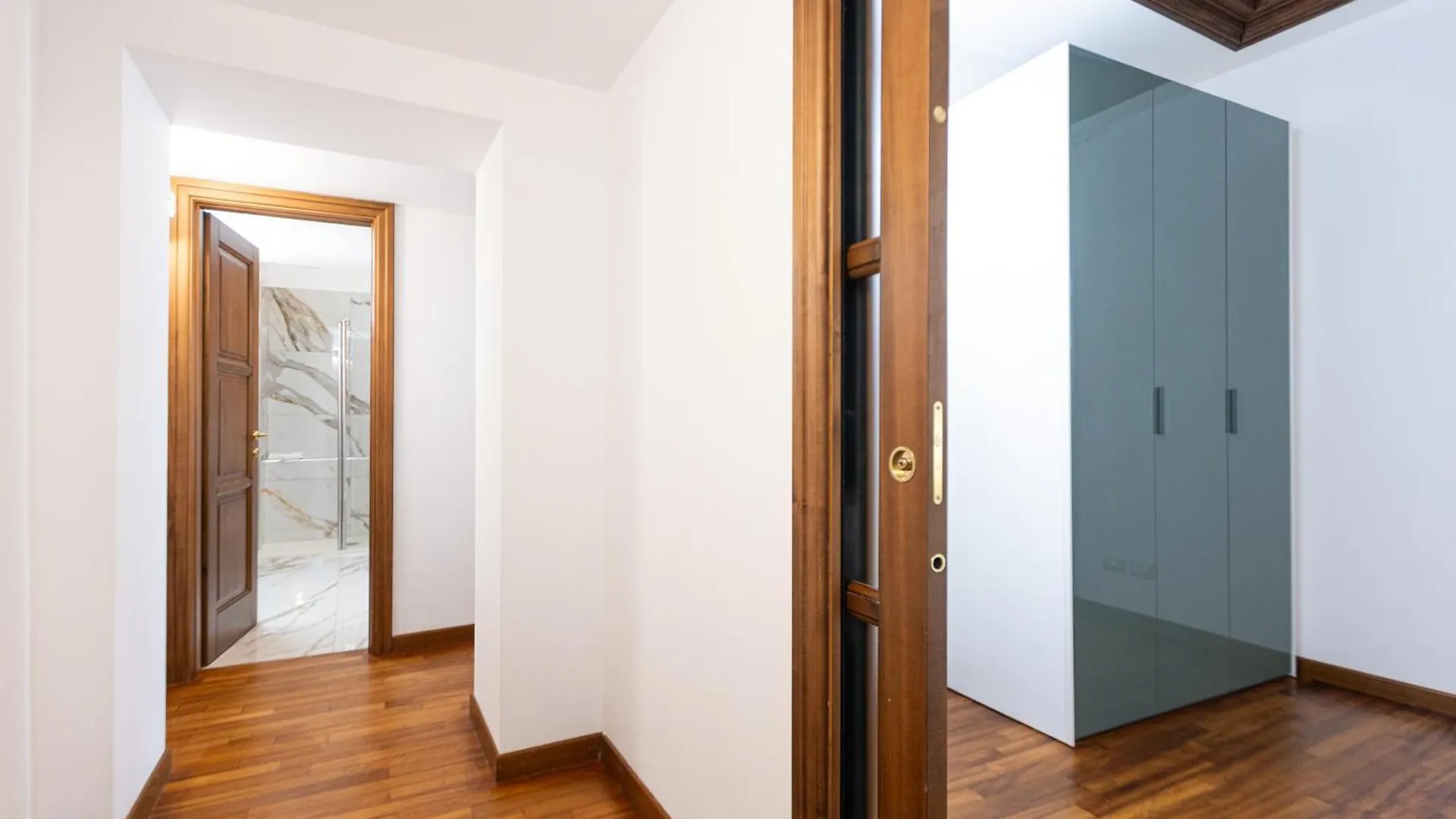 Vicolo Trevi Apartment By Rental In Rome